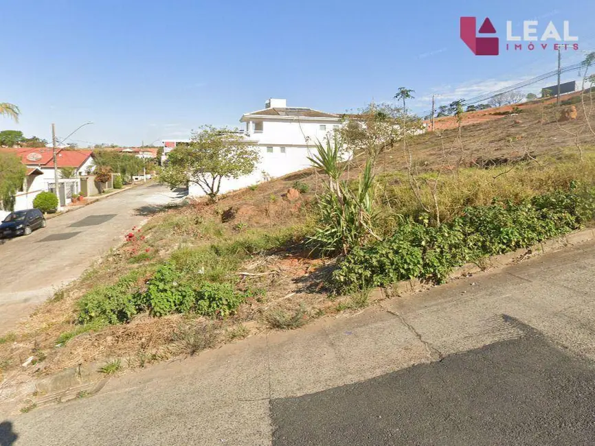 Foto 2 de Terreno / Lote à venda, 266m2 em Pouso Alegre - MG