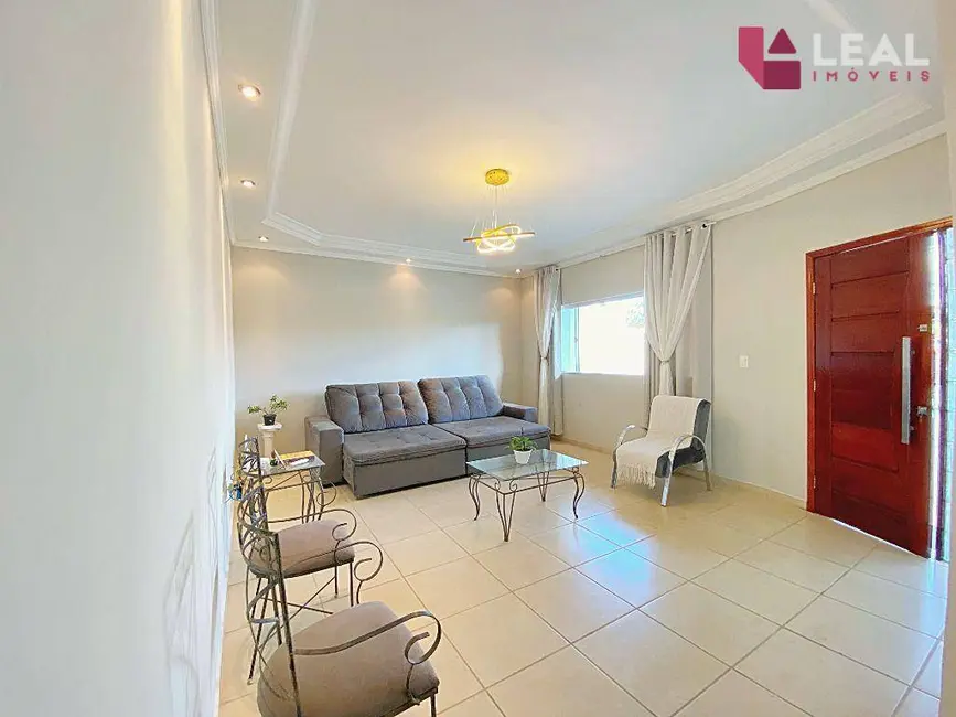 Foto 3 de Casa com 3 quartos à venda, 300m2 em Pouso Alegre - MG