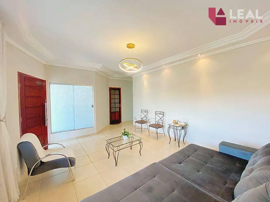 Foto 5 de Casa com 3 quartos à venda, 300m2 em Pouso Alegre - MG