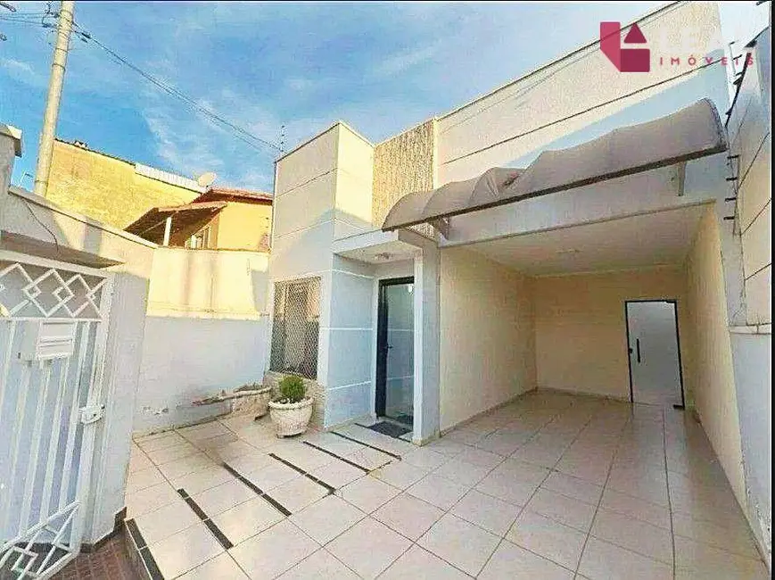 Foto 1 de Casa com 3 quartos à venda, 150m2 em São Carlos, Pouso Alegre - MG