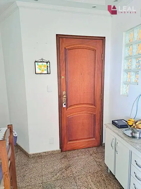 Apartamento com 3 quartos à venda, 172m2 em Centro, Pouso Alegre - MG - imagem 4 Foto 4 de Apartamento com 3 quartos à venda, 172m2 em Centro, Pouso Alegre - MG