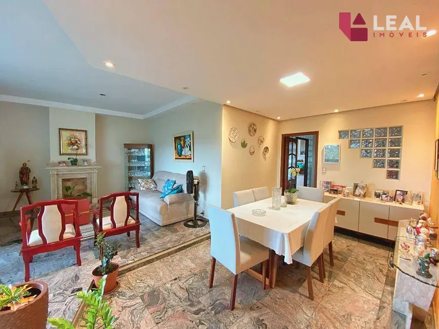 Foto 1 de Apartamento com 3 quartos à venda, 172m2 em Centro, Pouso Alegre - MG