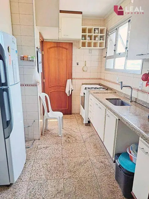 Apartamento com 3 quartos à venda, 172m2 em Centro, Pouso Alegre - MG - imagem 5 Foto 5 de Apartamento com 3 quartos à venda, 172m2 em Centro, Pouso Alegre - MG