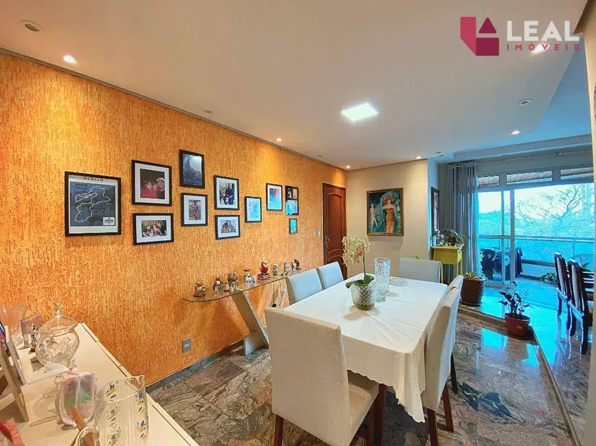 Foto 2 de Apartamento com 3 quartos à venda, 172m2 em Centro, Pouso Alegre - MG