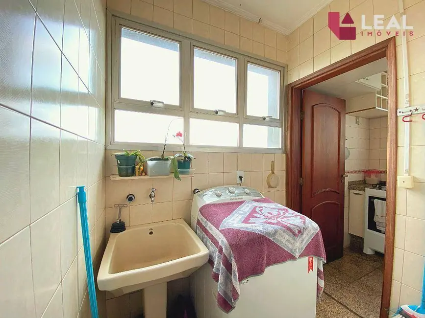 Foto 9 de Apartamento com 3 quartos à venda, 172m2 em Centro, Pouso Alegre - MG