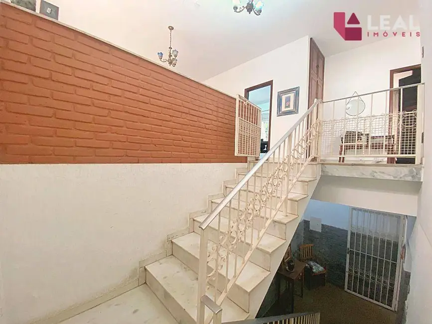 Foto 3 de Casa com 3 quartos à venda, 291m2 em Pouso Alegre - MG