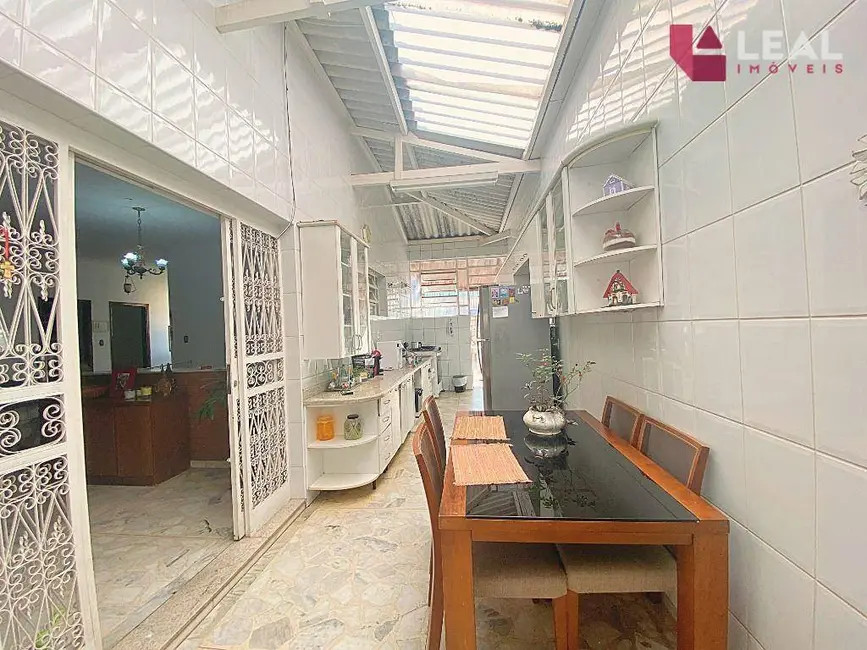 Foto 5 de Casa com 3 quartos à venda, 291m2 em Pouso Alegre - MG