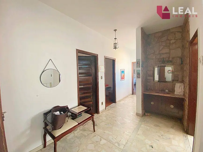 Foto 9 de Casa com 3 quartos à venda, 291m2 em Pouso Alegre - MG