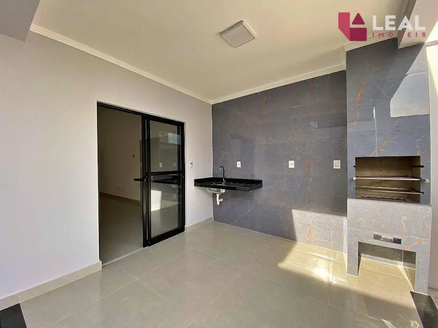 Casa com 3 quartos à venda, 150m2 em Cidade Vergani, Pouso Alegre - MG - imagem 2 Foto 2 de Casa com 3 quartos à venda, 150m2 em Cidade Vergani, Pouso Alegre - MG