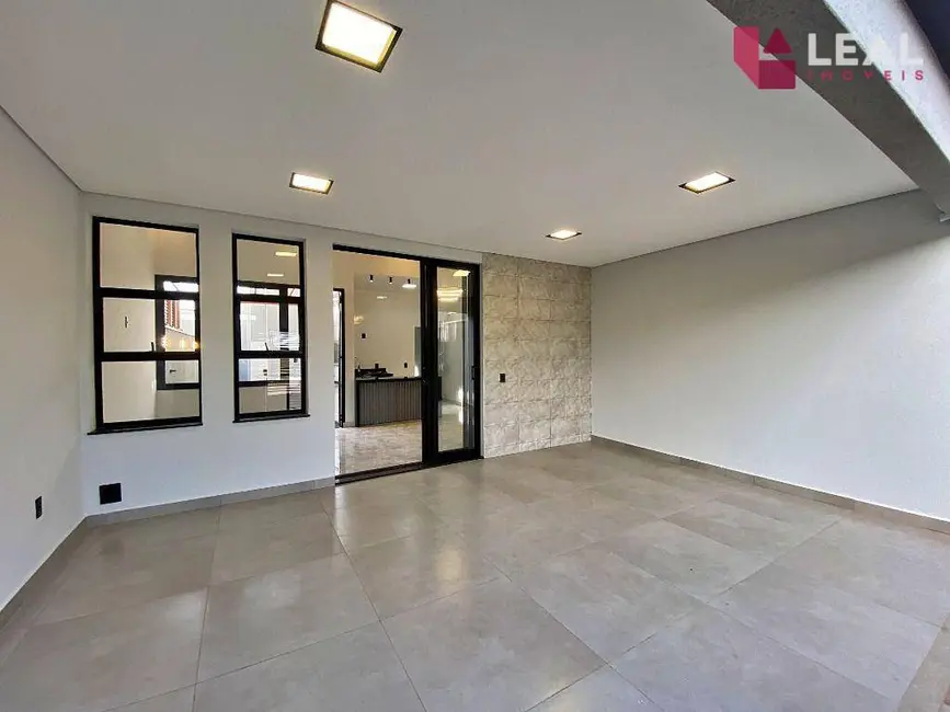 Foto 2 de Casa com 3 quartos à venda, 162m2 em Pouso Alegre - MG