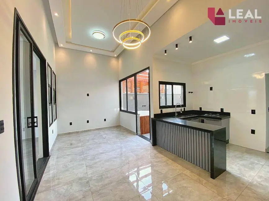 Foto 1 de Casa com 3 quartos à venda, 162m2 em Pouso Alegre - MG