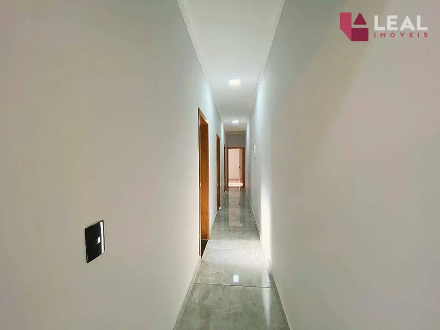 Foto 6 de Casa com 3 quartos à venda, 162m2 em Pouso Alegre - MG