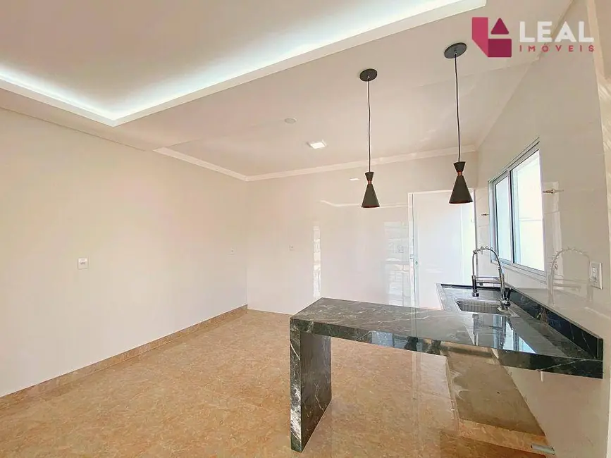 Casa com 3 quartos à venda, 200m2 em Jardim Floresta, Pouso Alegre - MG - imagem 7 Foto 7 de Casa com 3 quartos à venda, 200m2 em Jardim Floresta, Pouso Alegre - MG