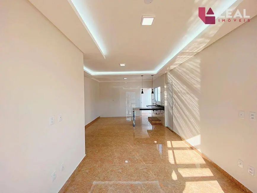 Casa com 3 quartos à venda, 200m2 em Jardim Floresta, Pouso Alegre - MG - imagem 4 Foto 4 de Casa com 3 quartos à venda, 200m2 em Jardim Floresta, Pouso Alegre - MG