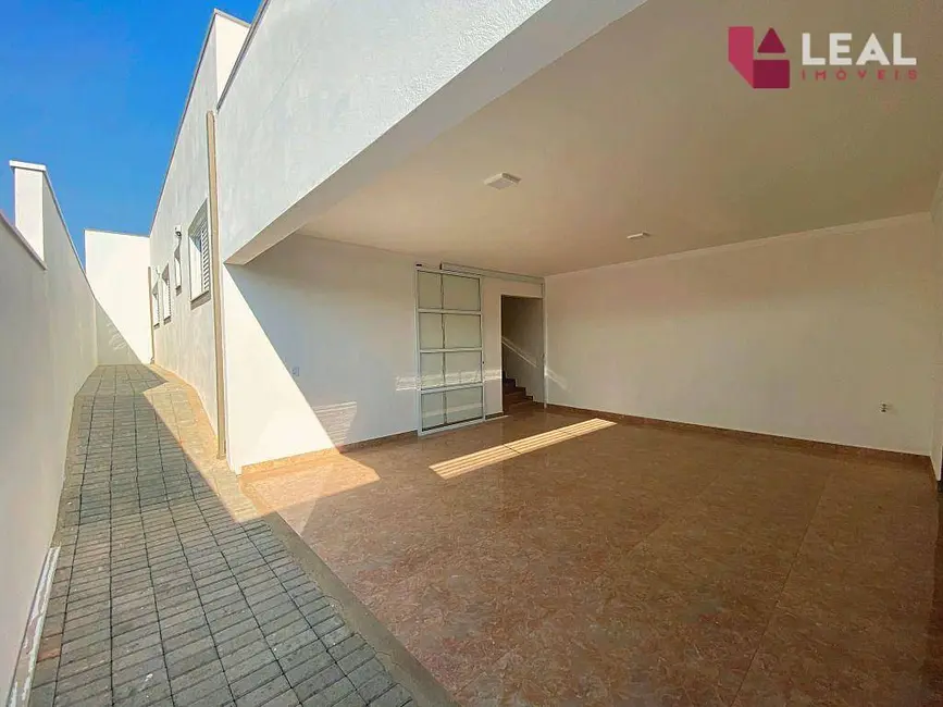 Foto 3 de Casa com 3 quartos à venda, 200m2 em Jardim Floresta, Pouso Alegre - MG