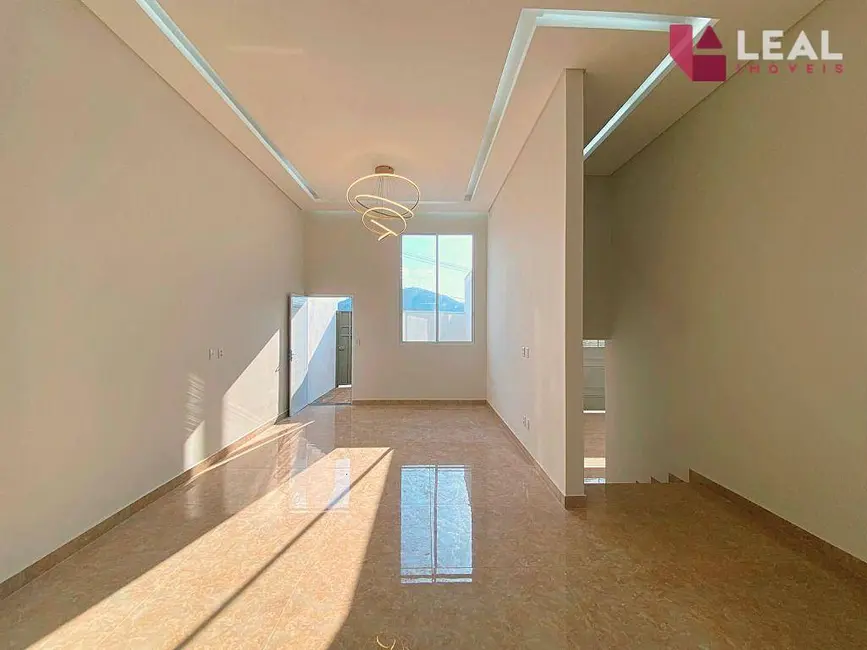 Foto 1 de Casa com 3 quartos à venda, 200m2 em Jardim Floresta, Pouso Alegre - MG