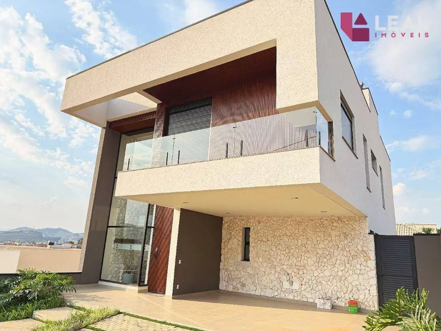 Casa de Condomínio com 3 quartos à venda, 300m2 em Pouso Alegre - MG - imagem 1 Foto 1 de Casa de Condomínio com 3 quartos à venda, 300m2 em Pouso Alegre - MG