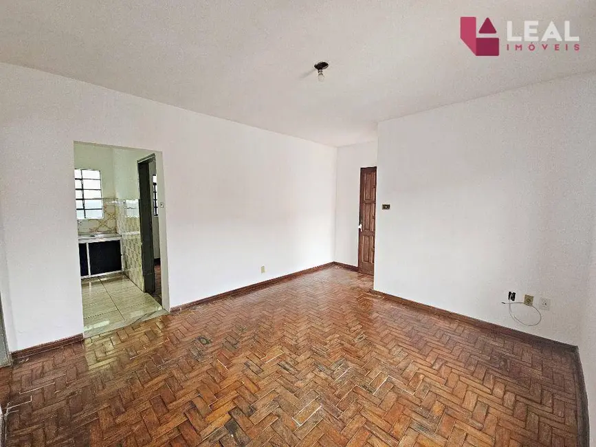 Foto 2 de Casa com 2 quartos para alugar, 73m2 em Nova Pouso Alegre, Pouso Alegre - MG