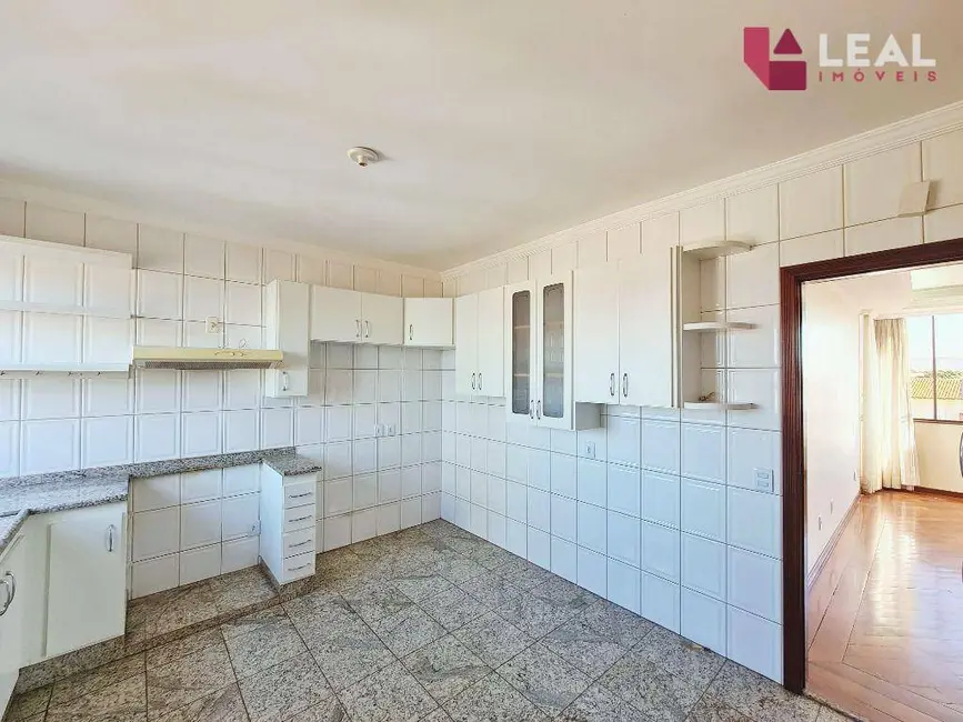 Foto 5 de Apartamento com 4 quartos à venda, 137m2 em Santa Dorotéia, Pouso Alegre - MG