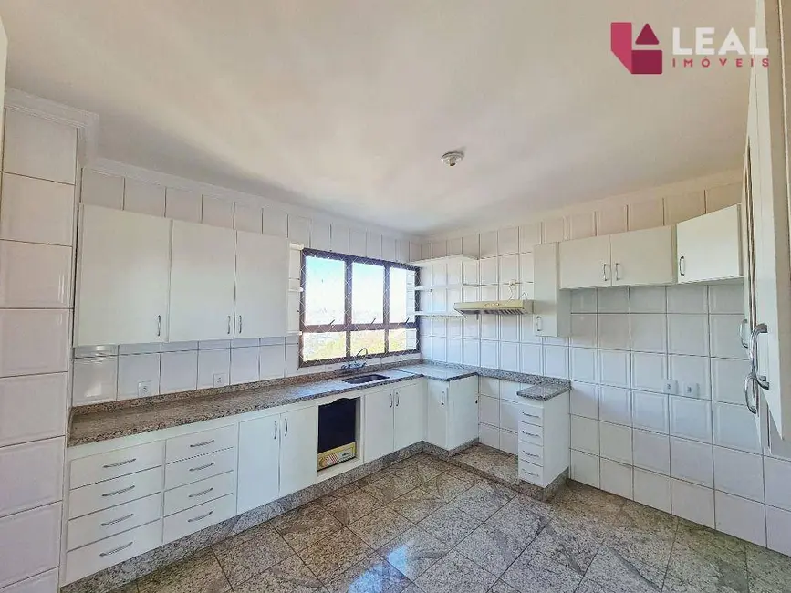 Foto 4 de Apartamento com 4 quartos à venda, 137m2 em Santa Dorotéia, Pouso Alegre - MG