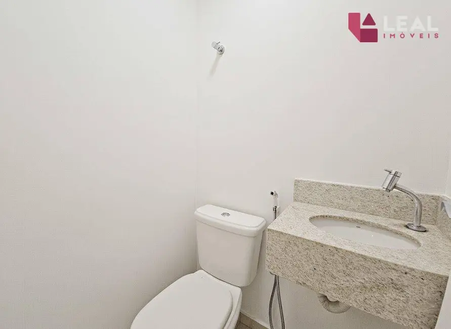 Apartamento com 3 quartos para alugar, 105m2 em Pouso Alegre - MG - imagem 5 Foto 5 de Apartamento com 3 quartos para alugar, 105m2 em Pouso Alegre - MG