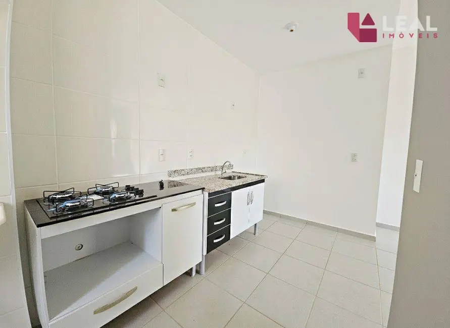 Apartamento com 2 quartos para alugar, 51m2 em São João, Pouso Alegre - MG - imagem 4 Foto 4 de Apartamento com 2 quartos para alugar, 51m2 em São João, Pouso Alegre - MG
