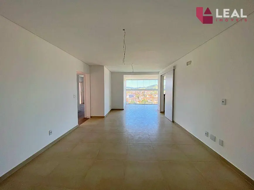 Foto 1 de Apartamento com 3 quartos à venda, 130m2 em Pouso Alegre - MG