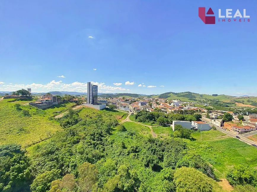 Foto 4 de Apartamento com 3 quartos à venda, 130m2 em Pouso Alegre - MG