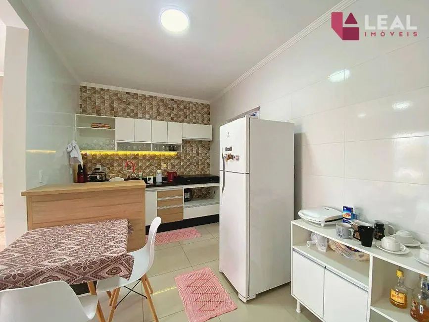 Foto 4 de Apartamento com 2 quartos à venda, 73m2 em Aristeu da Costa Rios, Pouso Alegre - MG