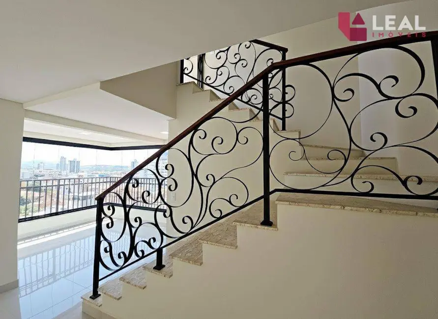 Apartamento com 3 quartos para alugar, 182m2 em Centro, Pouso Alegre - MG - imagem 8 Foto 8 de Apartamento com 3 quartos para alugar, 182m2 em Centro, Pouso Alegre - MG