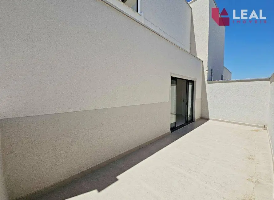 Apartamento com 3 quartos para alugar, 182m2 em Centro, Pouso Alegre - MG - imagem 3 Foto 3 de Apartamento com 3 quartos para alugar, 182m2 em Centro, Pouso Alegre - MG