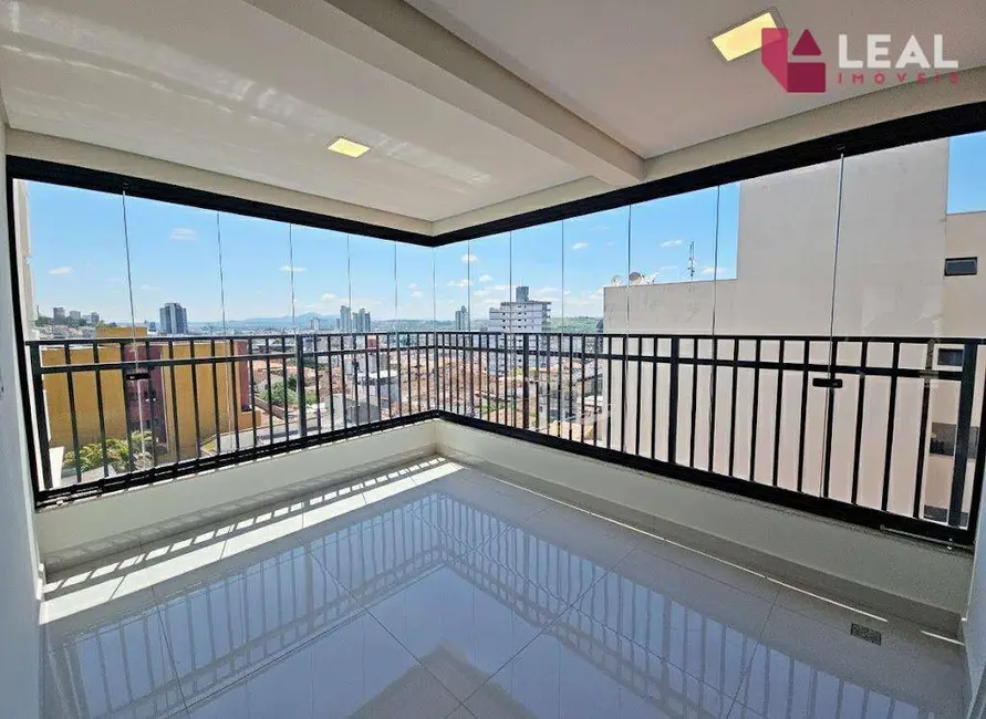 Apartamento com 3 quartos para alugar, 182m2 em Centro, Pouso Alegre - MG - imagem 9 Foto 9 de Apartamento com 3 quartos para alugar, 182m2 em Centro, Pouso Alegre - MG