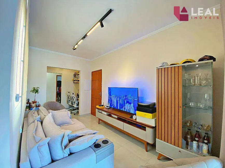 Foto 2 de Apartamento com 3 quartos à venda, 104m2 em Residencial Santa Rita, Pouso Alegre - MG