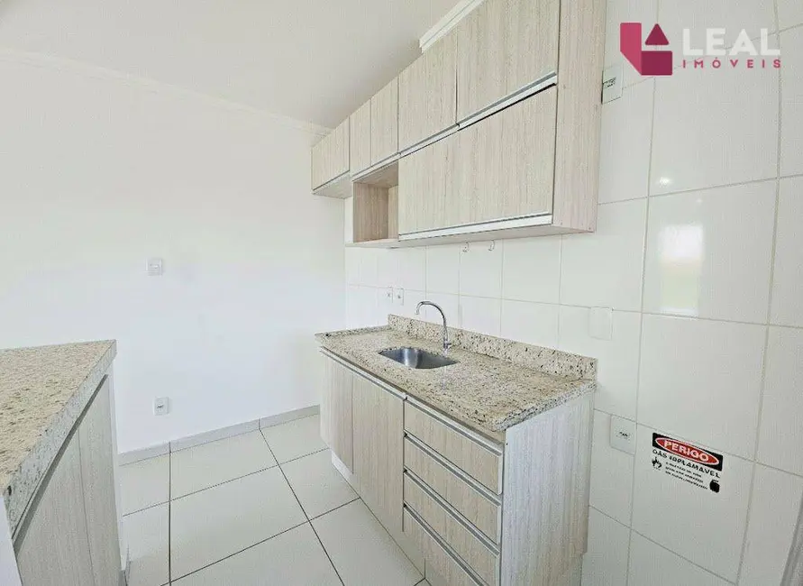Apartamento com 2 quartos para alugar, 55m2 em Fátima I, Pouso Alegre - MG - imagem 6 Foto 6 de Apartamento com 2 quartos para alugar, 55m2 em Fátima I, Pouso Alegre - MG