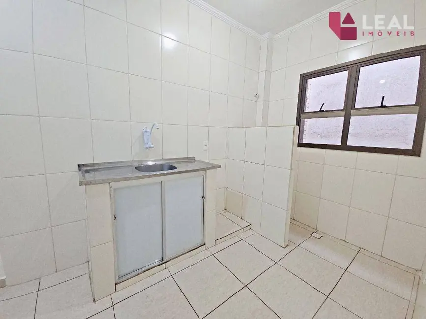 Apartamento com 1 quarto para alugar, 30m2 em Pouso Alegre - MG - imagem 4 Foto 4 de Apartamento com 1 quarto para alugar, 30m2 em Pouso Alegre - MG