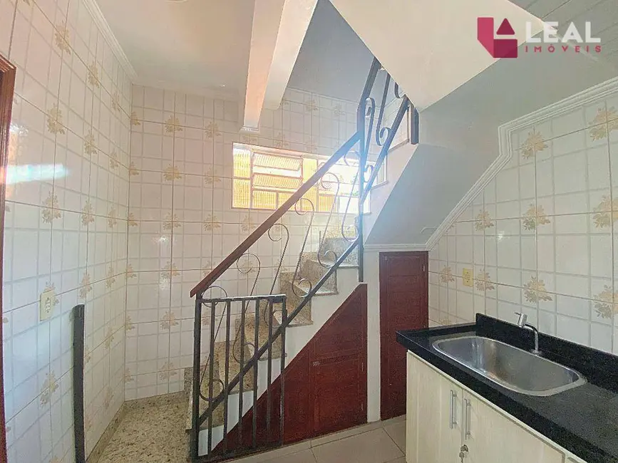 Foto 6 de Casa com 2 quartos para alugar, 160m2 em São João, Pouso Alegre - MG