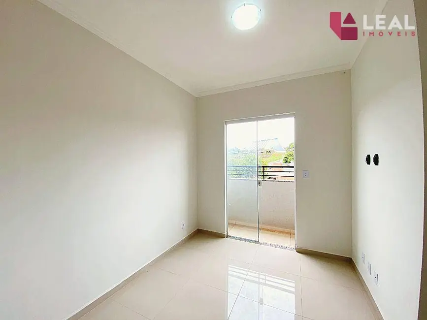 Foto 2 de Apartamento com 2 quartos para alugar, 50m2 em São João, Pouso Alegre - MG