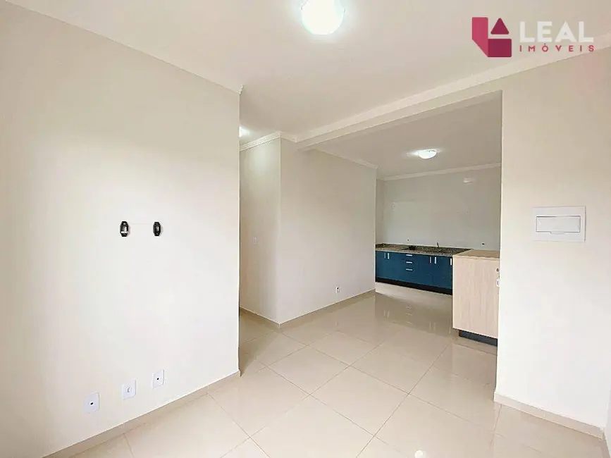Foto 4 de Apartamento com 2 quartos para alugar, 50m2 em São João, Pouso Alegre - MG