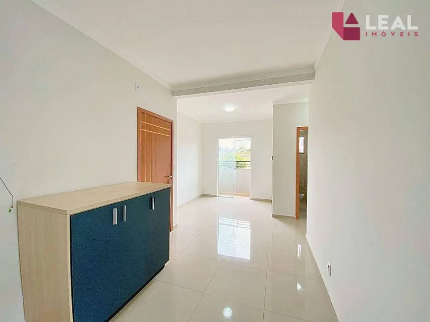 Foto 5 de Apartamento com 2 quartos para alugar, 50m2 em São João, Pouso Alegre - MG