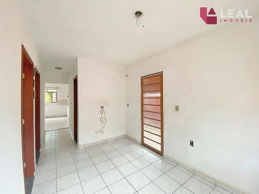 Foto 3 de Casa com 2 quartos à venda, 200m2 em Pouso Alegre - MG