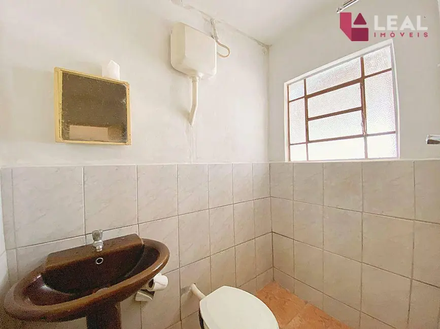 Casa com 2 quartos à venda, 178m2 em Centro, Pouso Alegre - MG - imagem 4 Foto 4 de Casa com 2 quartos à venda, 178m2 em Centro, Pouso Alegre - MG