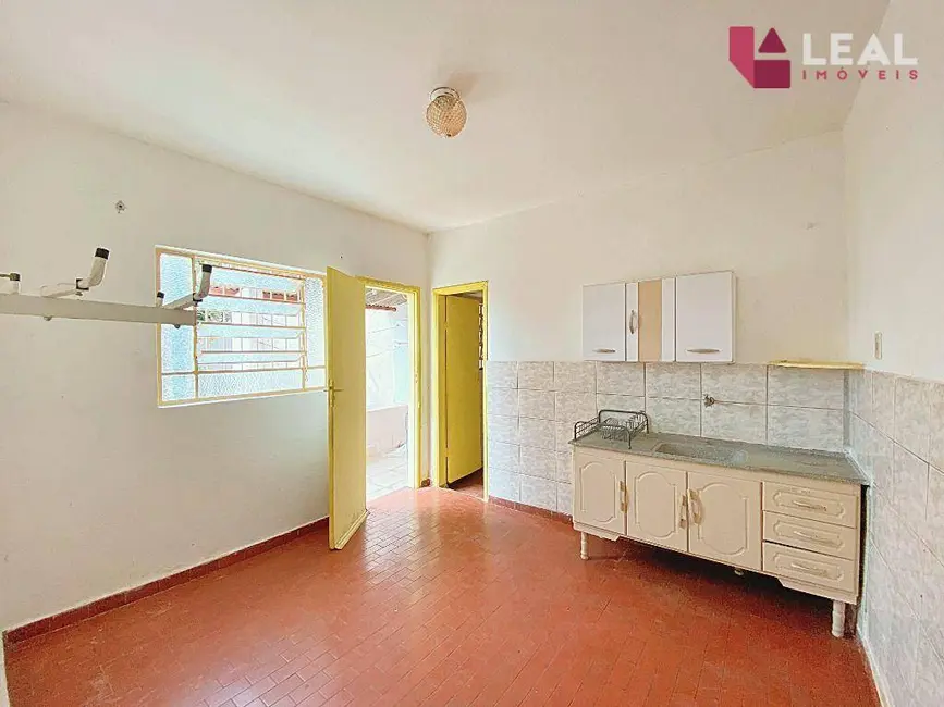 Casa com 2 quartos à venda, 178m2 em Centro, Pouso Alegre - MG - imagem 3 Foto 3 de Casa com 2 quartos à venda, 178m2 em Centro, Pouso Alegre - MG