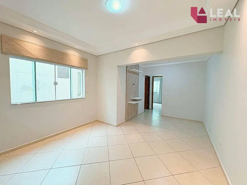 Foto 6 de Apartamento com 2 quartos para alugar, 67m2 em Nova Pouso Alegre, Pouso Alegre - MG