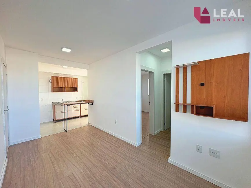 Apartamento com 2 quartos para alugar, 51m2 em Residencial Santa Adélia, Pouso Alegre - MG - imagem 3 Foto 3 de Apartamento com 2 quartos para alugar, 51m2 em Residencial Santa Adélia, Pouso Alegre - MG