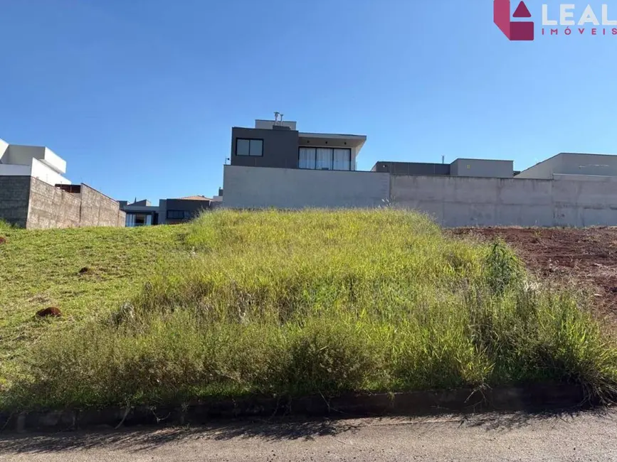 Foto 4 de Terreno / Lote à venda, 300m2 em Pouso Alegre - MG