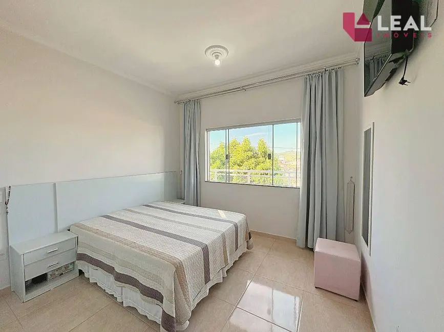 Foto 9 de Casa com 2 quartos à venda, 240m2 em Pão de Açúcar, Pouso Alegre - MG