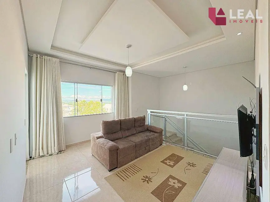 Foto 1 de Casa com 2 quartos à venda, 240m2 em Pão de Açúcar, Pouso Alegre - MG