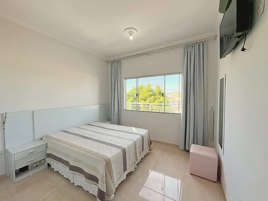 Casa com 2 quartos à venda, 240m2 em Pão de Açúcar, Pouso Alegre - MG - imagem 9 Foto 9 de Casa com 2 quartos à venda, 240m2 em Pão de Açúcar, Pouso Alegre - MG