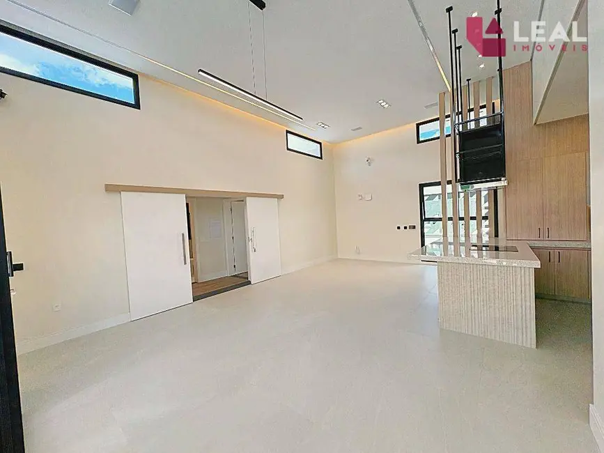 Foto 2 de Casa com 3 quartos à venda, 330m2 em Jardim Floresta, Pouso Alegre - MG
