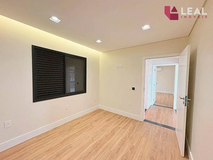 Foto 7 de Casa com 3 quartos à venda, 330m2 em Jardim Floresta, Pouso Alegre - MG